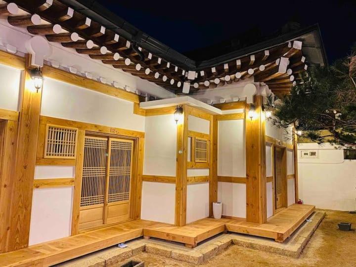 Adam Guesthouse Кёнджу Экстерьер фото