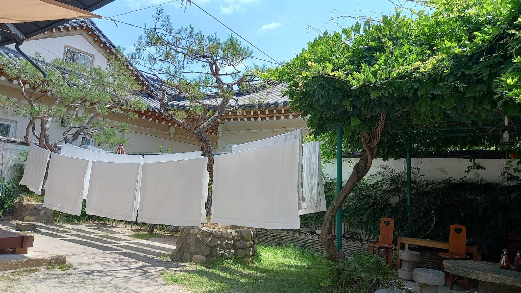 Adam Guesthouse Кёнджу Экстерьер фото