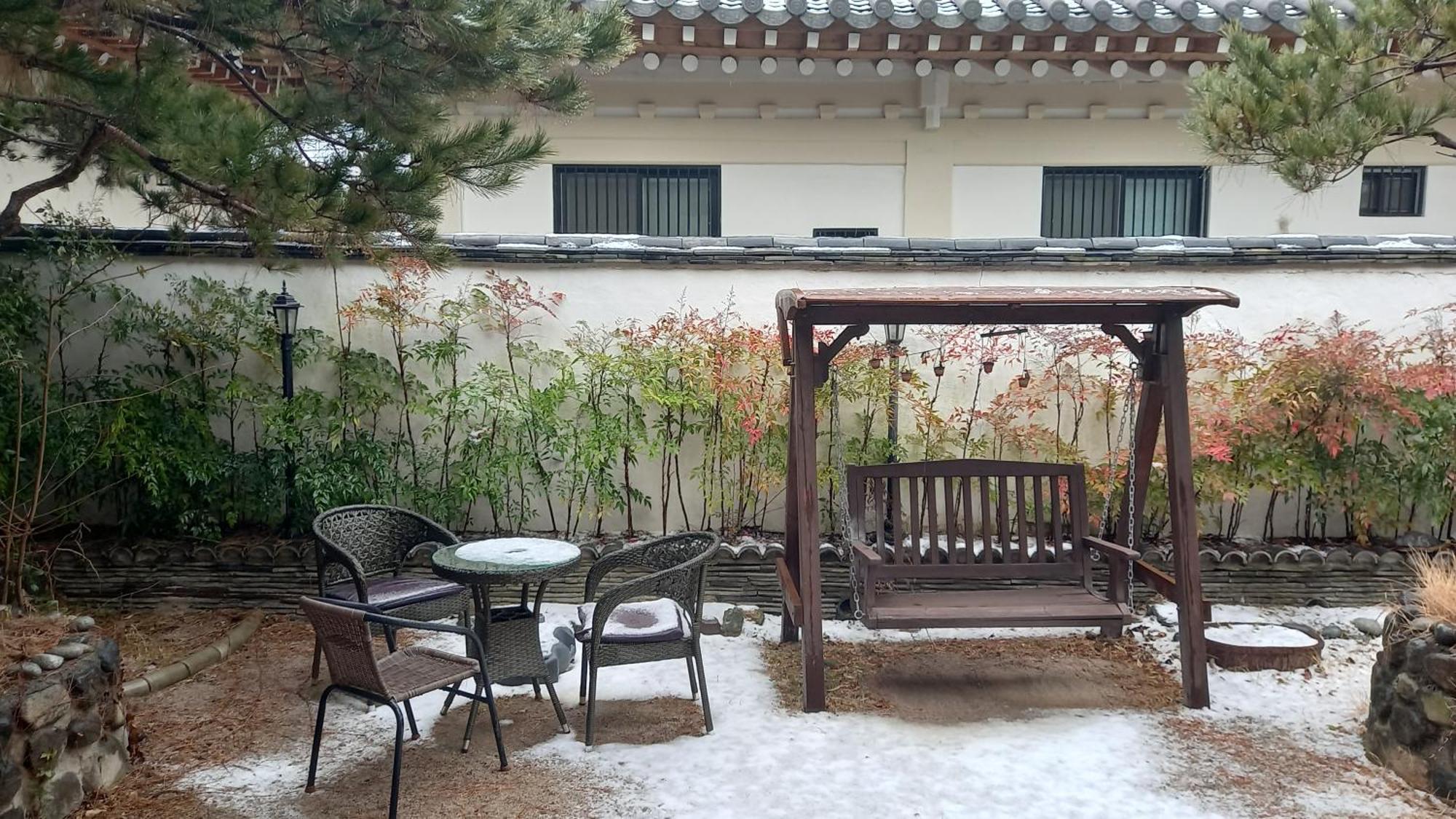 Adam Guesthouse Кёнджу Экстерьер фото