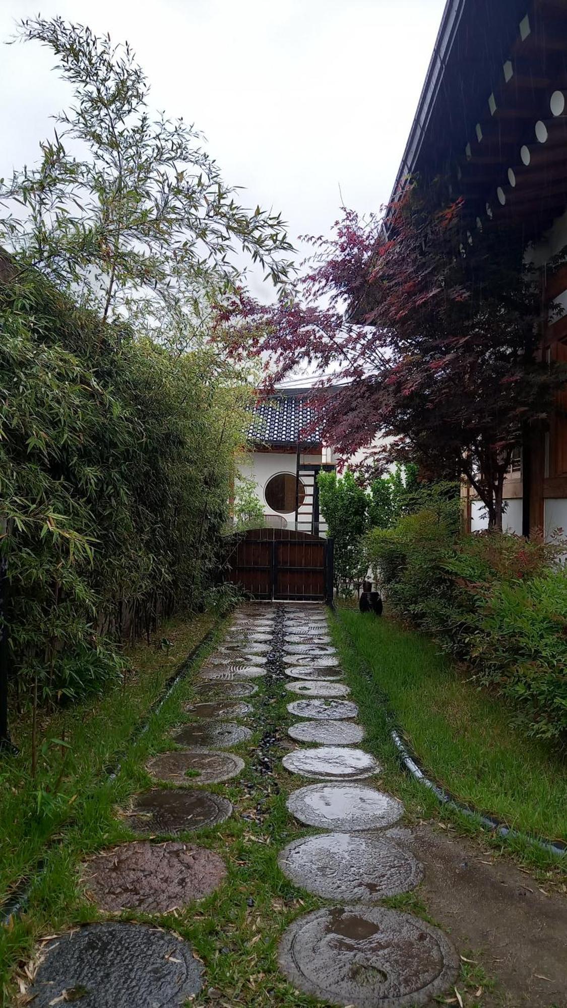 Adam Guesthouse Кёнджу Экстерьер фото